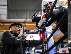 фото - Соцсети: Ковалёв — о работе с Макгиртом, Альварес путешествует по Европе