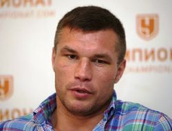 фото - Дрозд травмирован, бой с Макабу вновь перенесён