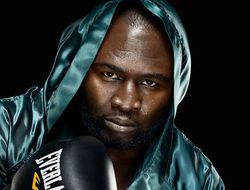 фото - Джеймс Тони «побил рекорд» Формена и стал чемпионом в 48 лет — видео нокаута