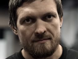 фото - Усик: «Нам нужно оружие, танки, истребители. Люди, которые не боятся, у нас есть»