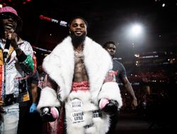 фото - Собачник Монтана Лав показал Матильду и поколотил Карлоса Диаса: видео