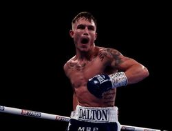 фото - Смит брутально избил О’мейсона, а затем красиво вырубил: видео