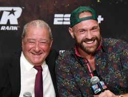 фото - Боб Арум отреагировал на слова Энтони Джошуа: Что он там курит?