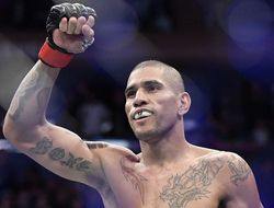 фото - Алекс Перейра уничтожил Шона Стриклэнда на UFC 276