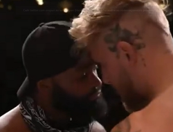 фото - Лоб в лоб. Жёсткие «гляделки» Джейка Пола и Тайрона Вудли перед боем — видео