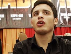 фото - Пьяного Чавеса в компании девиц обокрали на гонорарный чек, часы и мобильник