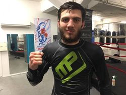 фото - Умар Саламов: Готов драться со всеми, но тренер и промоутер знают лучше, когда и с кем мне выходить в ринг