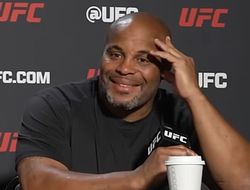 фото - «Настоящее кино!» Кормье предвкушает бой восходящих звёзд хэвивейта UFC