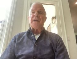 фото - «Бетербиев — это Дэмпси, а Бивол — это Танни». Лэмпли назвал фаворита мегафайта