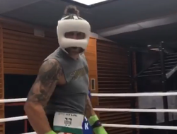 фото - Усик обращается к Чисоре, Фьюри в нокдауне от Фьюри, Хэйни и Гарсиа упоминают о Ломаченко — соцсети 