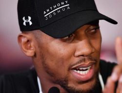 фото - Джошуа признался, почему отказался работать с тренером Канело