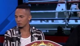 Чемпион получил травму и остался без пояса WBA. Теперь угрожает иском