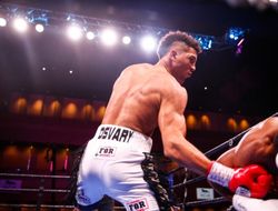 фото - Моррель защитил чемпионский титул: видео