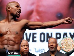 фото - С миру по нитке: Харрисон и Чарло спорят за воду, Гарсиа и Варгас сразятся за титул, Флойд готов драться с Хабибом и Конором в один день