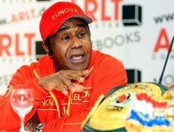 фото - Стюард: «Владимир Кличко как нокаутер лучше, чем Леннокс Льюис»