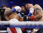Санта Крус и Сю Чхань неожиданно вспомнили, что они ещё чемпионы