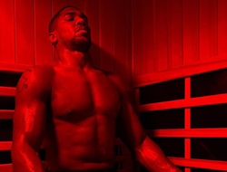 фото - Танцы Усика в шуточном ролике, Джошуа краснеет в сауне, Бриедис получил пояс The Ring — обзор соцсетей