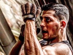 фото - Уго Сентено прогнозирует «шахматы» в ринге с а-Чарло: Увидим, кто сообразительнее