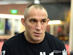 фото - UFC 213: Алексей Олейник задушил Трэвиса Брауна