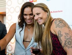 фото - Совет да любовь: чемпионка UFC Аманда Нуньеш и Нина Энсарофф объявили о помолвке