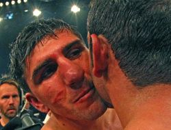 фото - Реванш Марко Хука и Фирата Арслана переносится на несколько месяцев