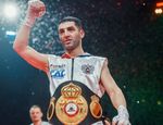 Алоян побил безвестного панамца, за что получил «золотую цацку» от WBA