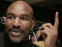 фото - Эвандера Холифилда хотят привезти в Польшу для Кшиштофа Зимноха