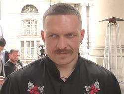 фото - «Завяжу и буду баллотироваться в президенты». Усик с британскими СМИ