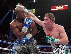 фото - Флойд Мэйуэзер: боксёр, в которого трудно попасть — видео от vRINGe.com