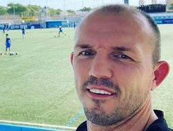 фото - Юрген Брёмер поколотил Ньеваса, а Кристиан Хаммер забил «проспекта» Валлиша