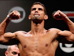 фото - UFC 251: Роман Богатов на грани дисквалификации проиграл Леонардо Сантосу