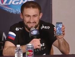 фото - Видео: интервью Али Багаутинова – о возвращении и выходках Макгрегора