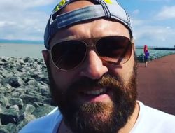 фото - Тайсон Фьюри протянул руку помощи оказавшейся в беде Шинейд О'Коннор — видео