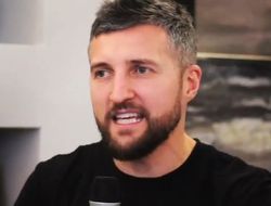 фото - Карл Фроч категоричен: Миллер — мошенник, бросьте в него книгой и забаньте