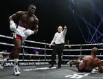 Здоровенный Риакпоре брутально снёс Турчи в элиминаторе IBF: видео