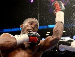 фото - Эрисланди Лара хочет унификацию: Побью и Чарло, и Хёрда