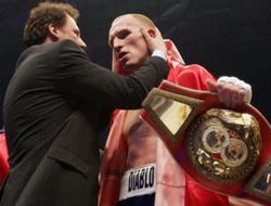 фото - (Видео) Результаты взвешивания: Кшиштоф Влодарчик и Джейсон Робинсон