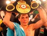 Хуан Карлос Ревеко защитил титул WBA в бою с Альварадо