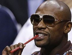 фото - Флойд Мэйуэзер раскритиковал Головкина и вознёс Уорда