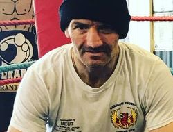 фото - Смотрите, кто вернулся: любитель дебошей Скотт Харрисон возобновляет карьеру