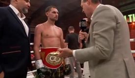 Маккомб падал, а затем отобрал евротитул. Победа ветерана Ваха: видео