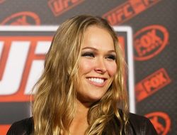 фото - Ронда Раузи победила Флойда Мэйуэзера