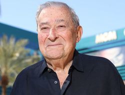 фото - «Если Головкина побьют». Арум готов сделать Канело Альваресу бой за абсолют в полутяжах