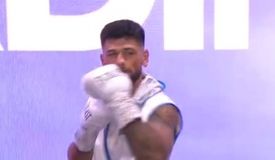 Экс-чемпион Кордина дебютировал в лёгком весе: видео