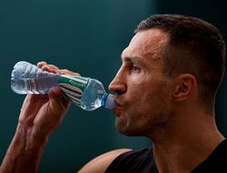 фото - Почувствуй себя Кличко: Владимир отправил британского журналиста на турник