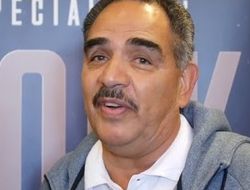 фото - Абель Санчес рассказал, как Макгрегор сможет побить Мэйуэзера