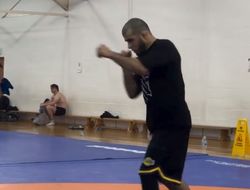 фото - Мокаев выступит в промоушене Топурии. Есть дата и соперник
