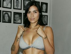 фото - Ансельмо Морено возвращается, и «греть» его будет модель-боксёр Моника Энао: видео