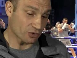 фото - Последняя демонстрация силы перед боем: Джошуа и Кличко провели тренировки — видео