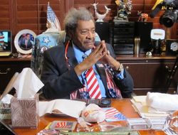 фото - Шоу Дона Кинга: экс-претендент жалуется на промоутера, подал на него в суд